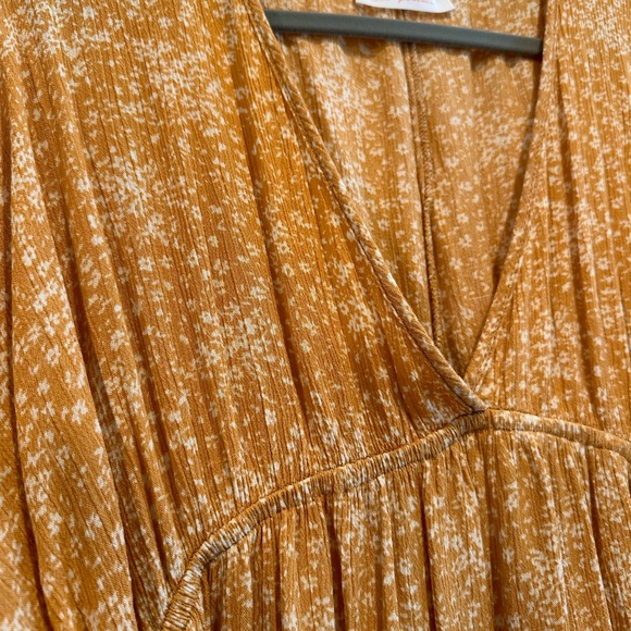 Plus size long sleeve floral boho mini dress - Picture 2 of 3